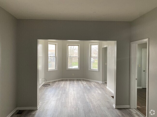 Building Photo - 6829 S Aberdeen St Rental