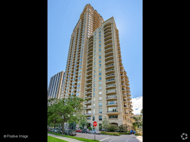 Building Photo - 2550 N Lakeview Ave Unit S604 Rental