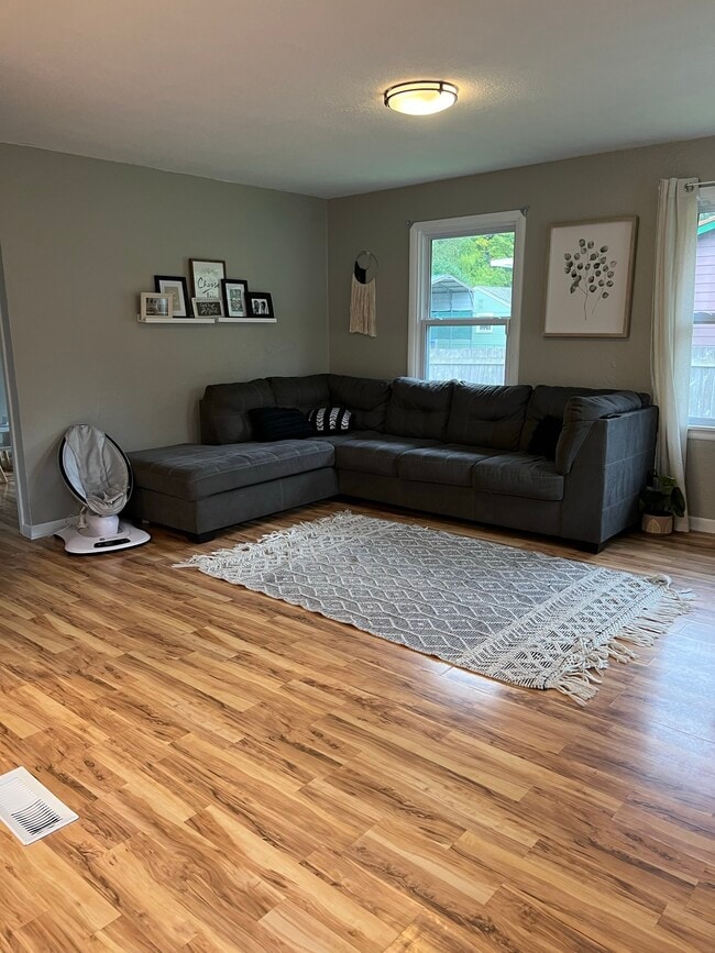 Photo - 2344 Northlake Way NW