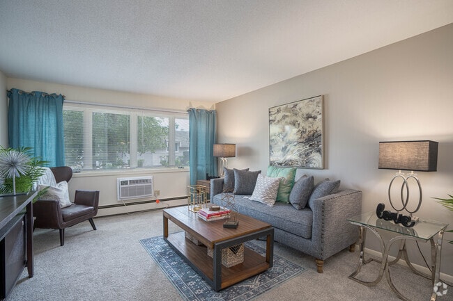 Classic 1BR,1BA - 700SF - Living Room