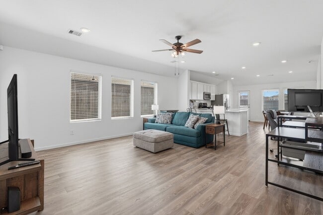 Photo - 651 Spring Ashberry Ct