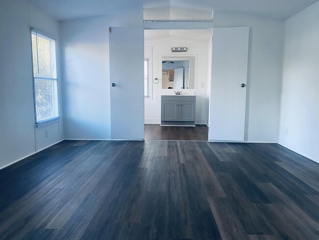 Photo - 918 Salters St