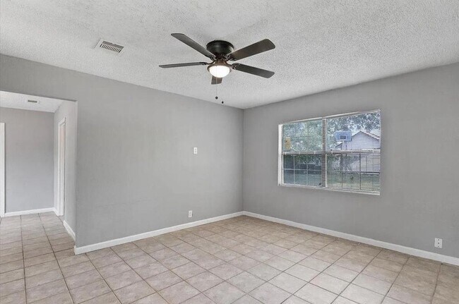 Photo - 9033 Oak Knoll Ln