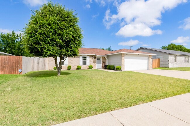 Photo - 2307 Traverse Dr