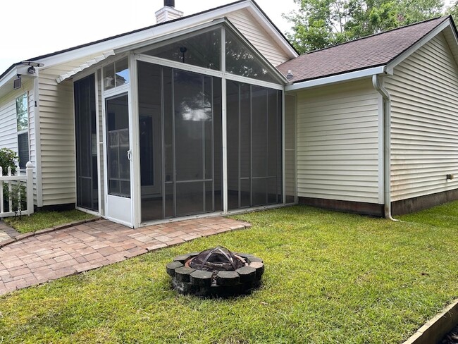Photo - 210 Lytham Ct