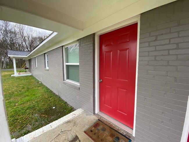 Photo - 415 Lowther St Unit Apt 2