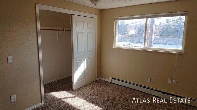 Photo - 910 Bishop Ct Unidad B