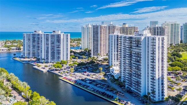 Building Photo - 3701 N Country Club Dr Unit 1609