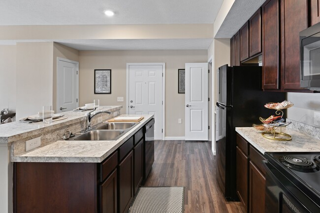 Photo - Lakeside Village