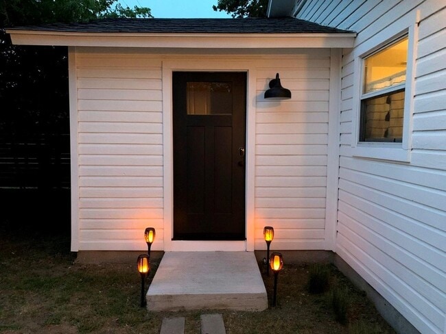 Photo - Amazing 3 Bed, 2 Bath Rental in Desirable Oakhurst Subdivision of Fort Worth- 76111