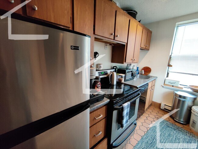 Photo - Nicely renovated condo quality 1 bed in Br...