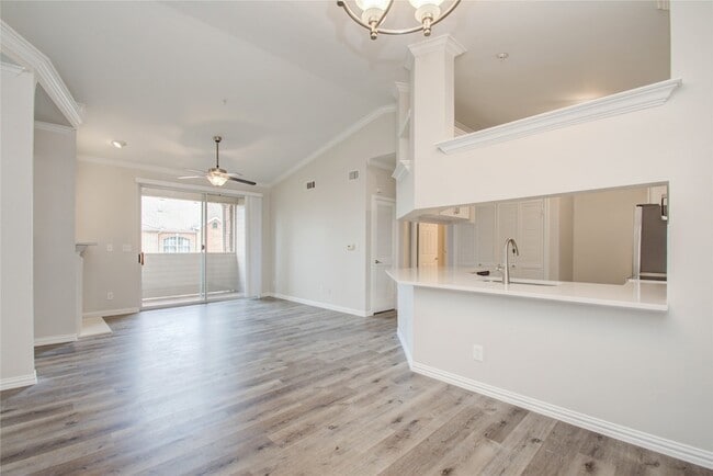 Photo - 2111 Welch St Unit A321