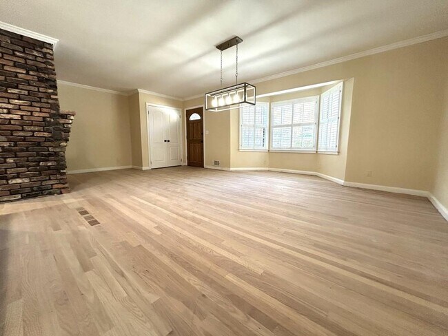 Photo - 1267 Arborvista Dr NE