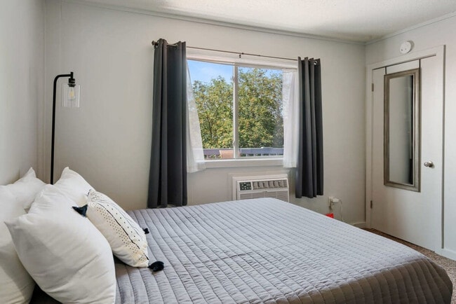 Photo - 228 E State St Unit SI ID1539828P