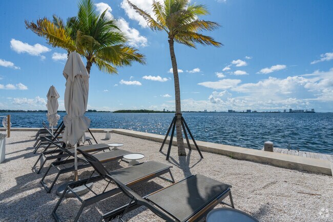 Pool - Biscayne Shores