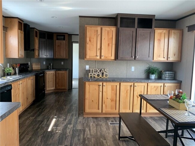 Building Photo - 200 China Gdn Ln