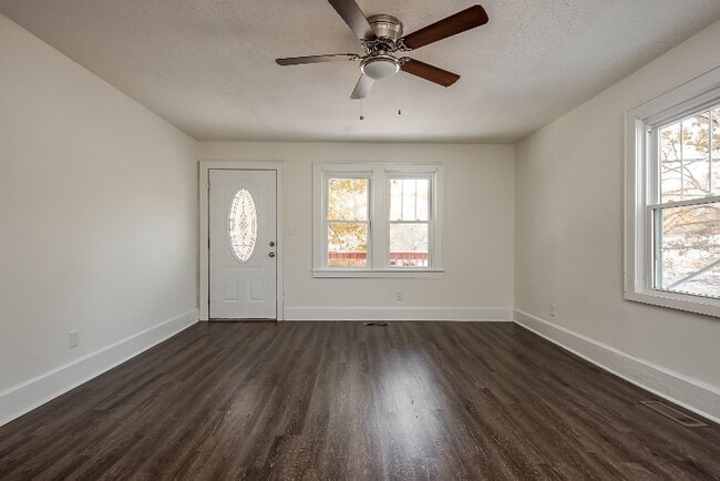 Photo - 6238 St Marys Rd