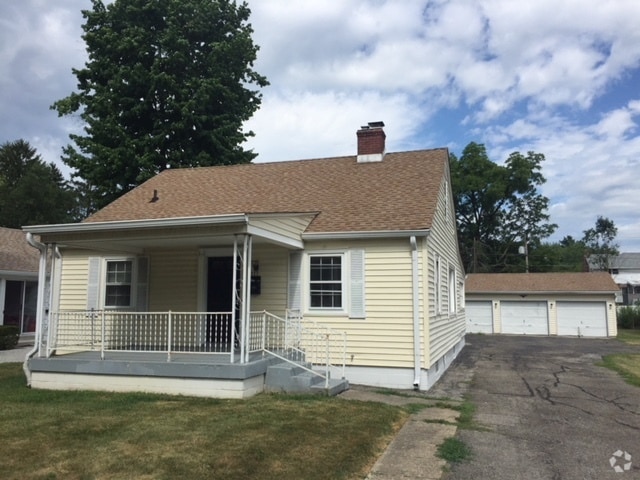 Building Photo - 117 N Harbison Ave Rental