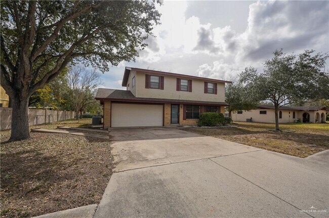 28 E Gomez Dr