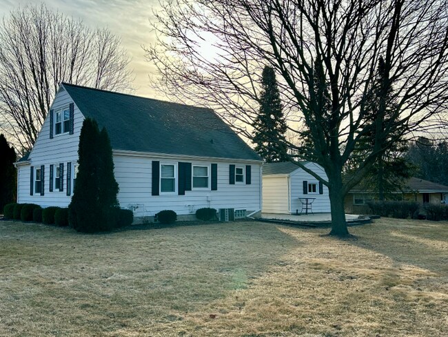 Photo - 1065 Bobolink Dr