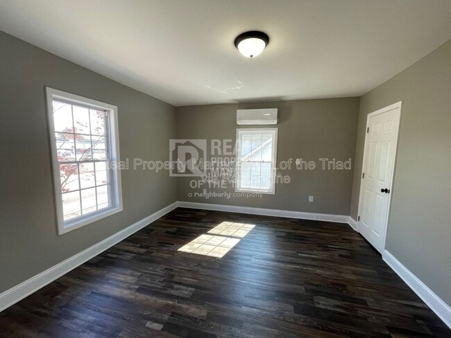 Photo - 528 N Scales St Unidad C