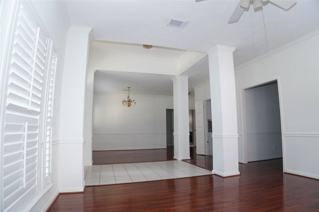 Building Photo - 13714 Pear Woods Ct