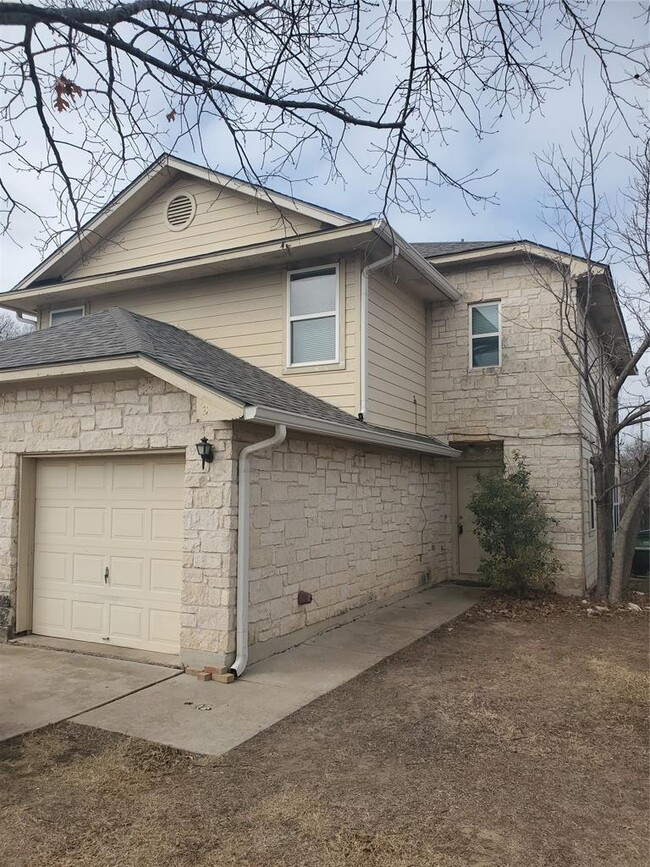 Building Photo - 1020 Christopher Ave