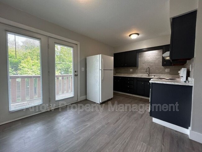 Photo - 222 Park Ave