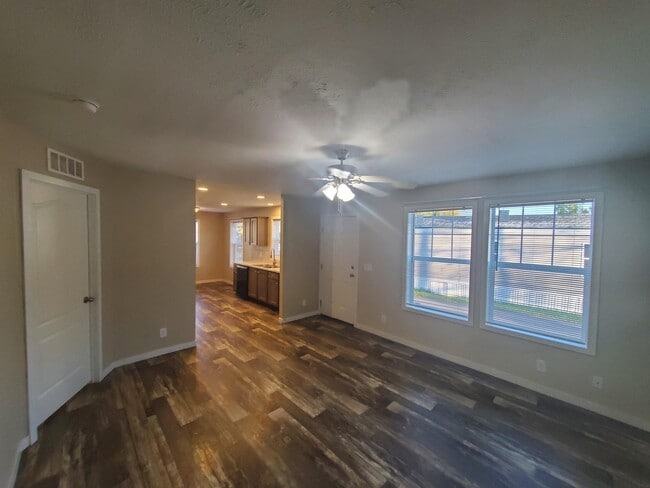 Photo - 15 Starling Hill Dr