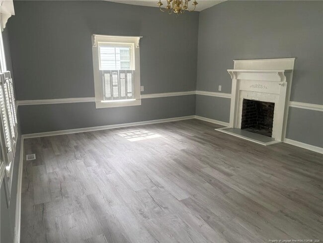 Photo - 211 E Edinborough Ave