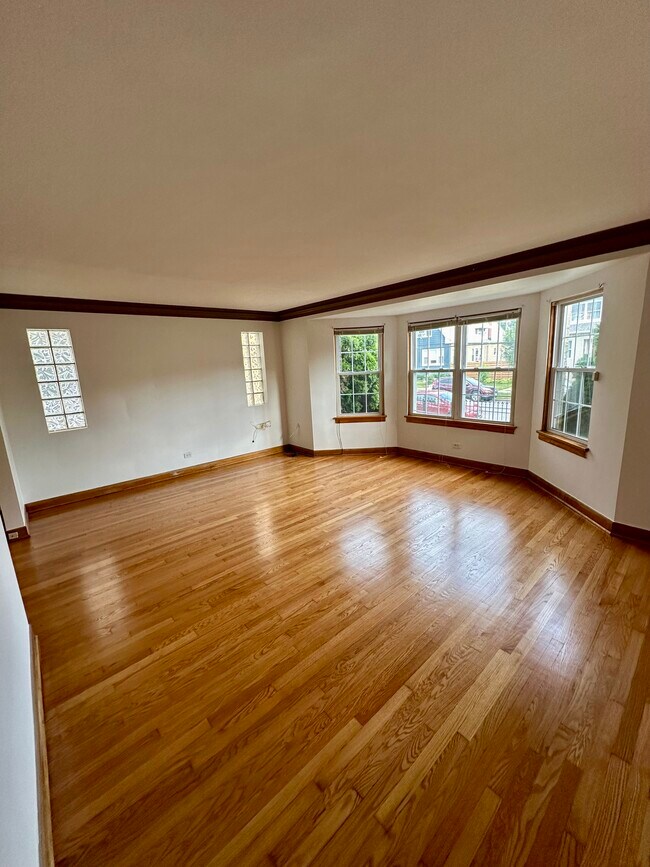 Photo - 4918 W Altgeld St