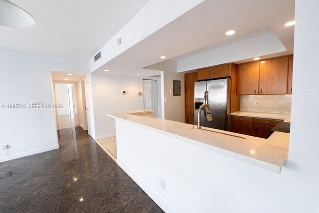 Photo - 5600 Collins Ave Unidad 4E