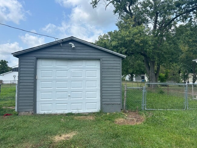 Photo - 505 NW 7th St
