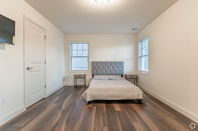 BEDROOM 2BR