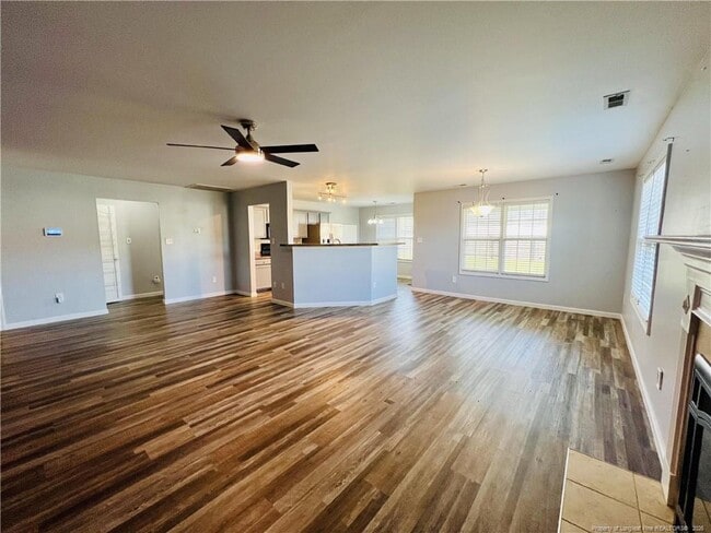 Photo - 641 Hogart St