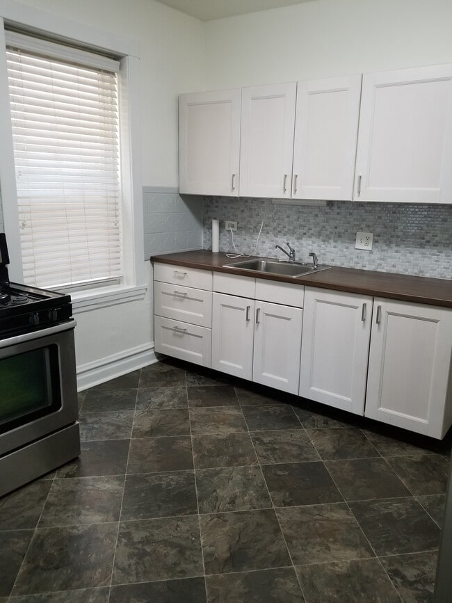 Photo - 4929 N Western Ave Unit #1