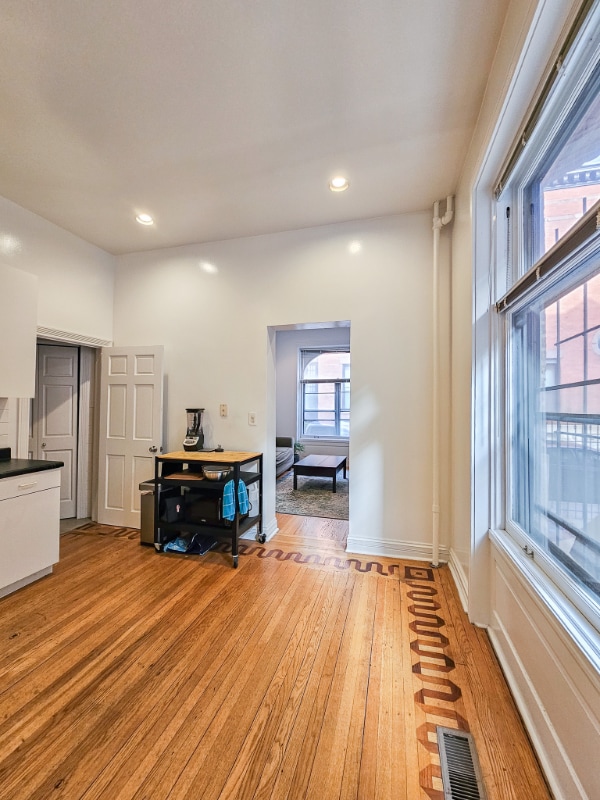 Photo - 165 W Menomonee St Unit 1