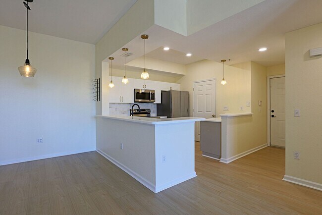 Photo - The Enclave 9005-1919 Unit 9005 Colby Drive, 1919