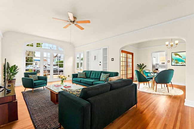 Photo - 827 N Laurel Ave