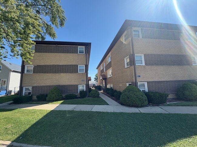 Building Photo - 12747 S Hoyne Ave Unit GE
