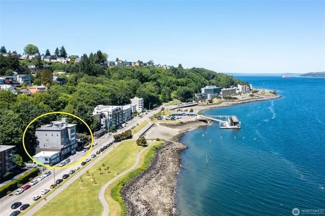 Photo - 1709 Harbor Ave SW Unit 302