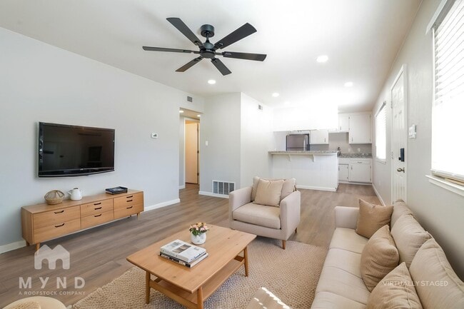 Photo - 905 Carro Dr Unit 1