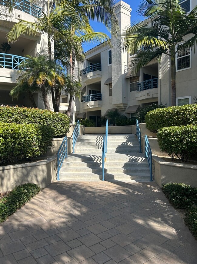 Entry - 415 Townsquare Ln Unit 127