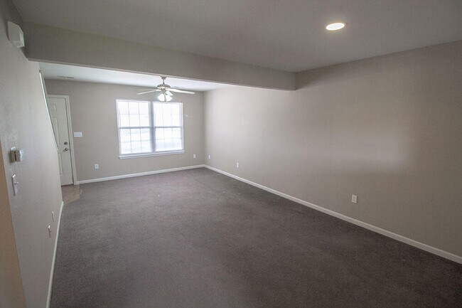 Photo - 214 Arctic Wolf Ct