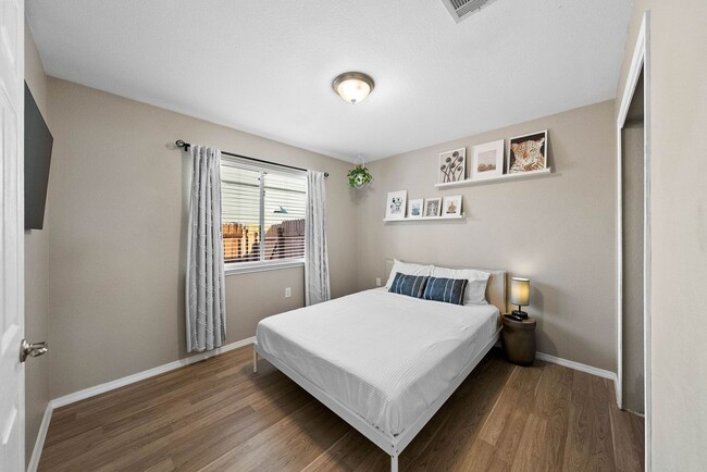 Photo - 6117 Los Cielos Blvd