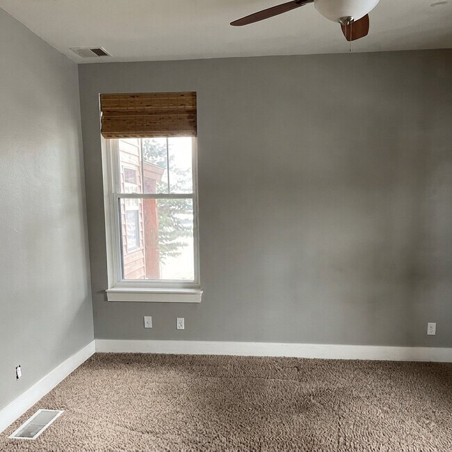 8350 Meadowview Ct Unit C11