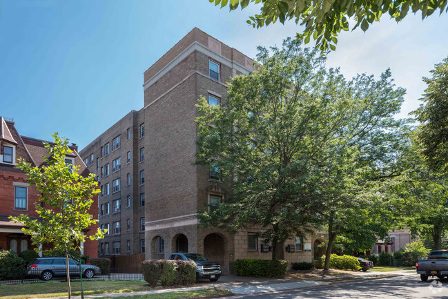 Building Photo - Hyde Park Apartments