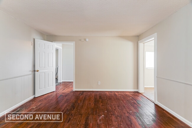 Photo - 208 Kentwood Ave