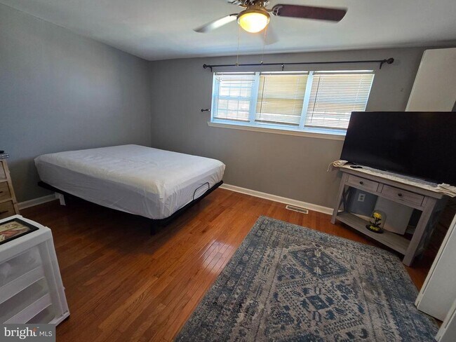 Photo - 1116 W Oxford St