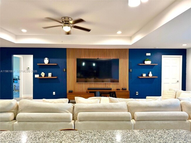 Photo - 274 Tindal St